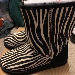W classic short exotic zebra new in box